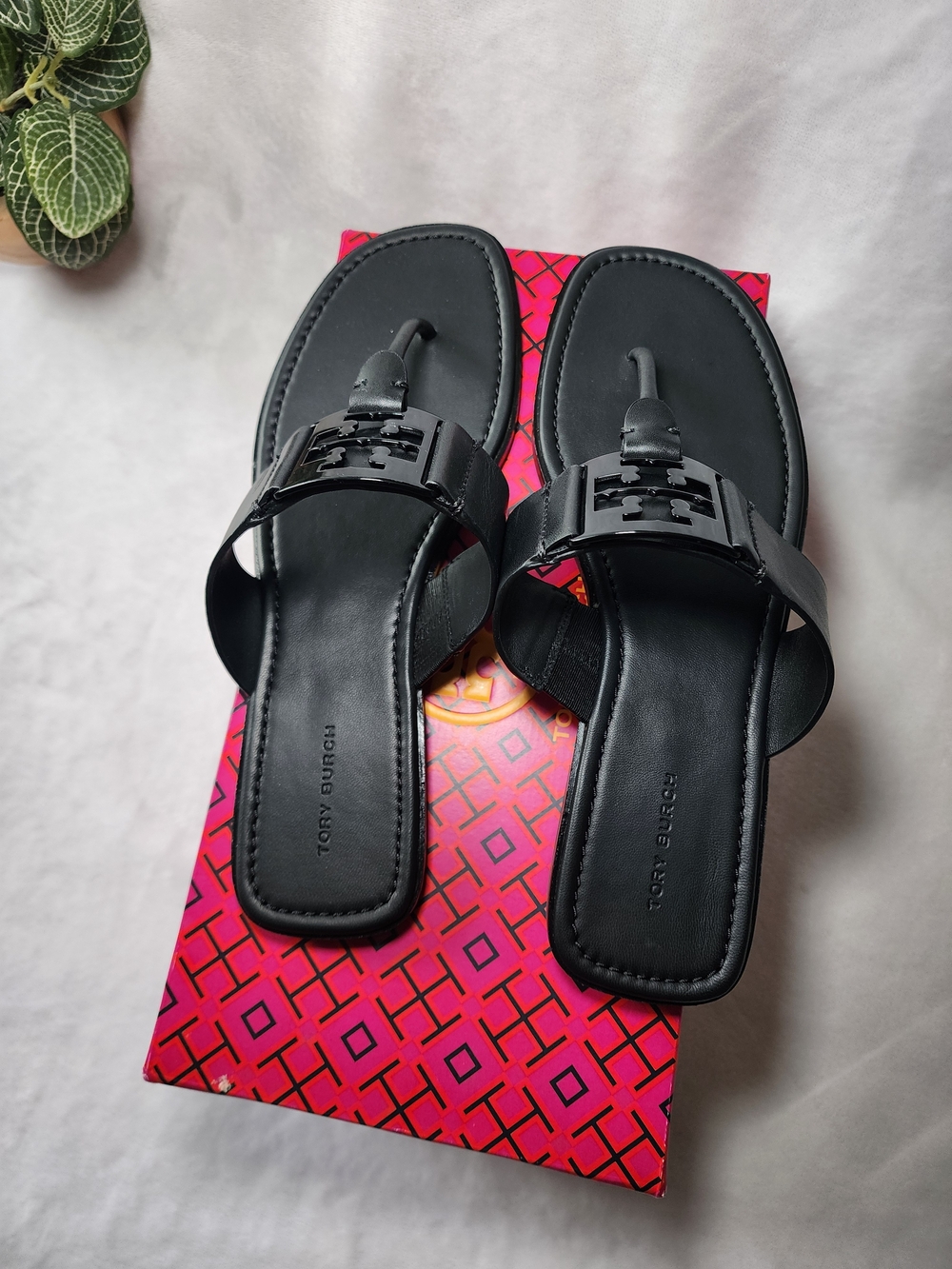 Tory Burch Black Miller Patent Thong Sandals - Picture 2 of 8